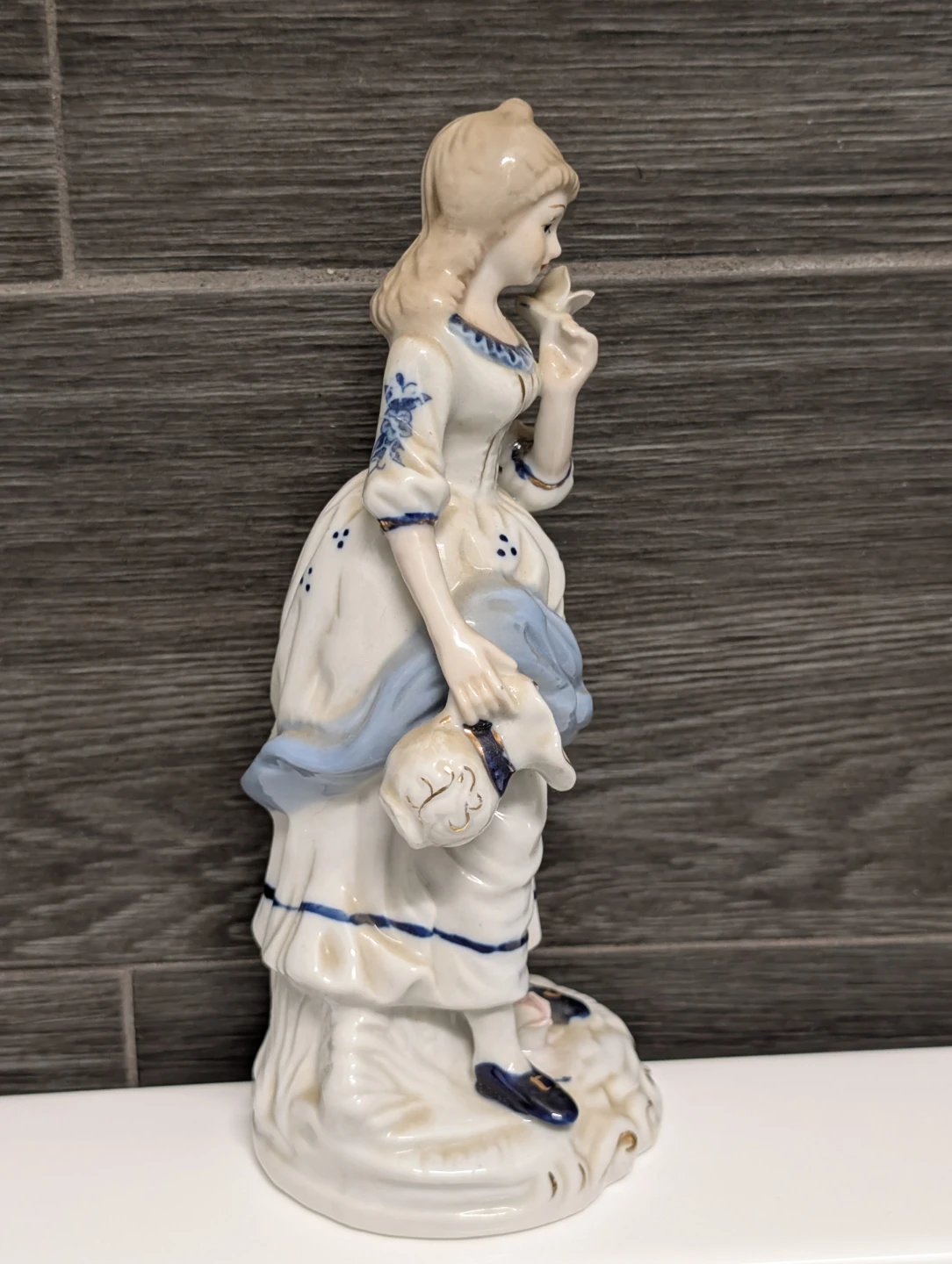 Vintage Porcelain Victorian Lady Figurine - photo 4