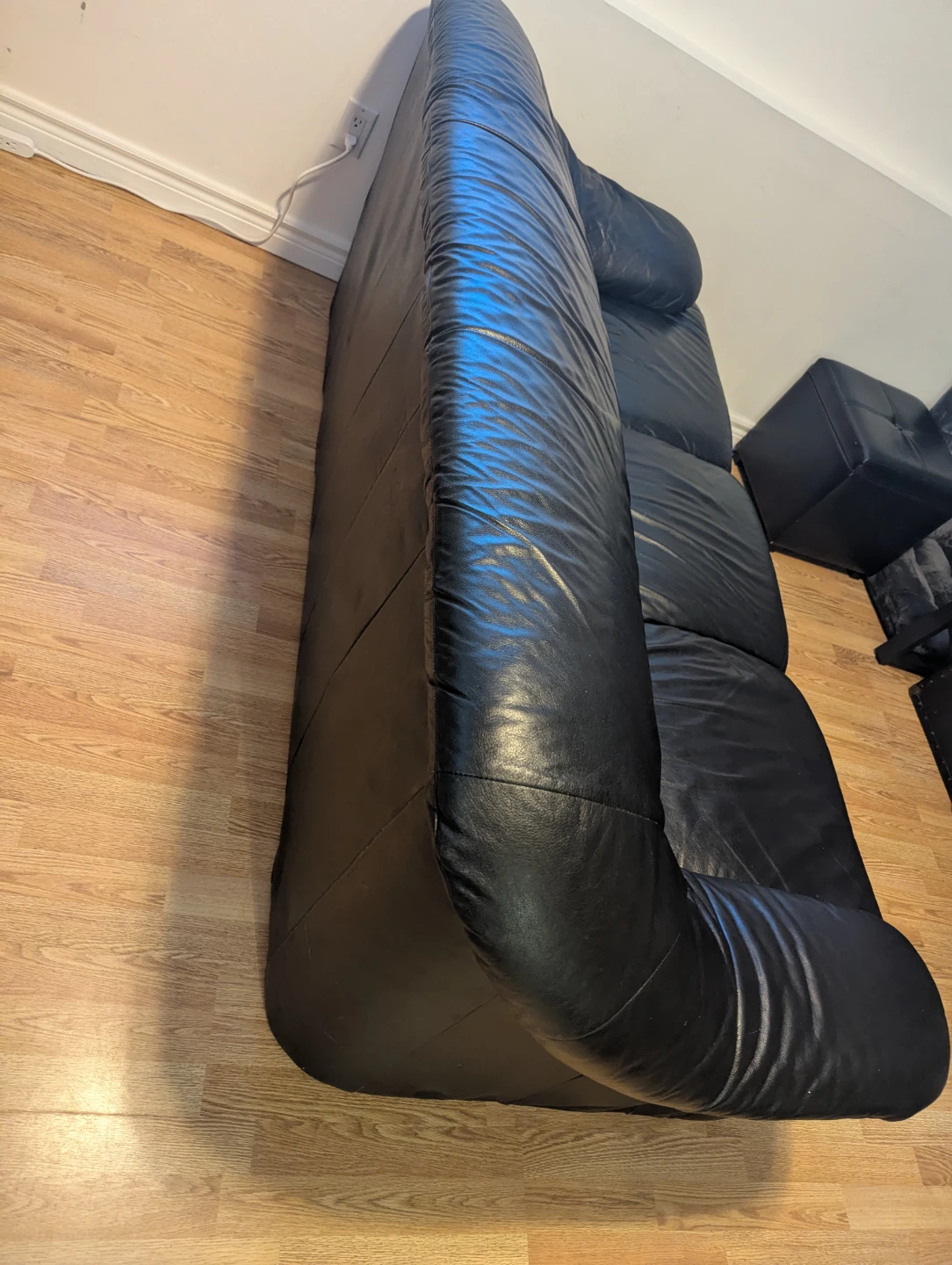 Black Leather Three-Seater Sofa - photo 3