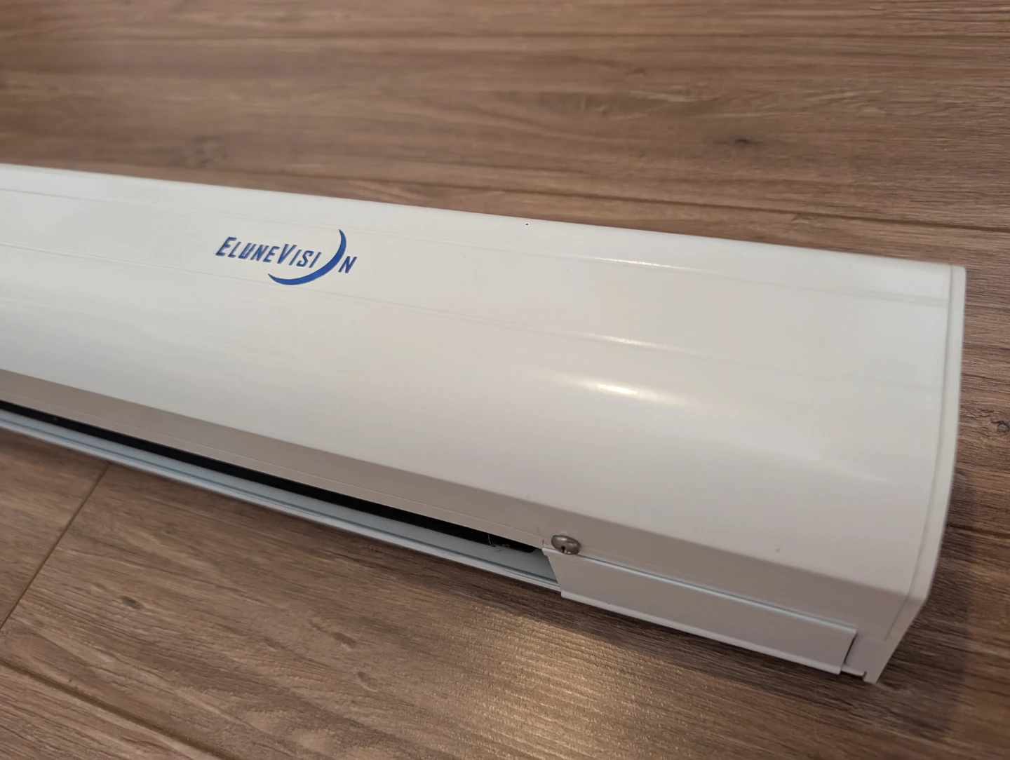 Motorized Projector Screen - EluneVision Luna 92" 16:9