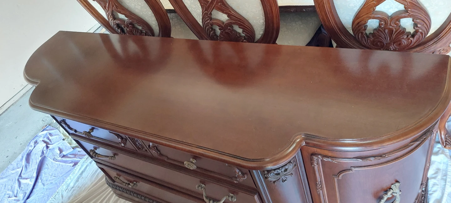 Traditional Ornate Wooden China Cabinet - photo 3