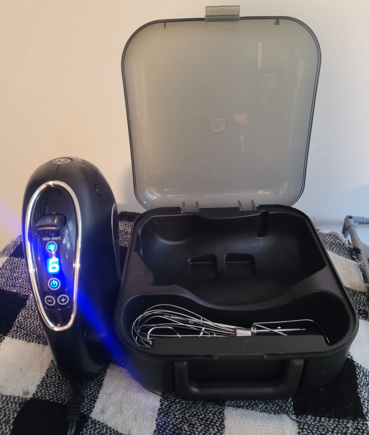 GE Electric Hand Mixer with Storage Case