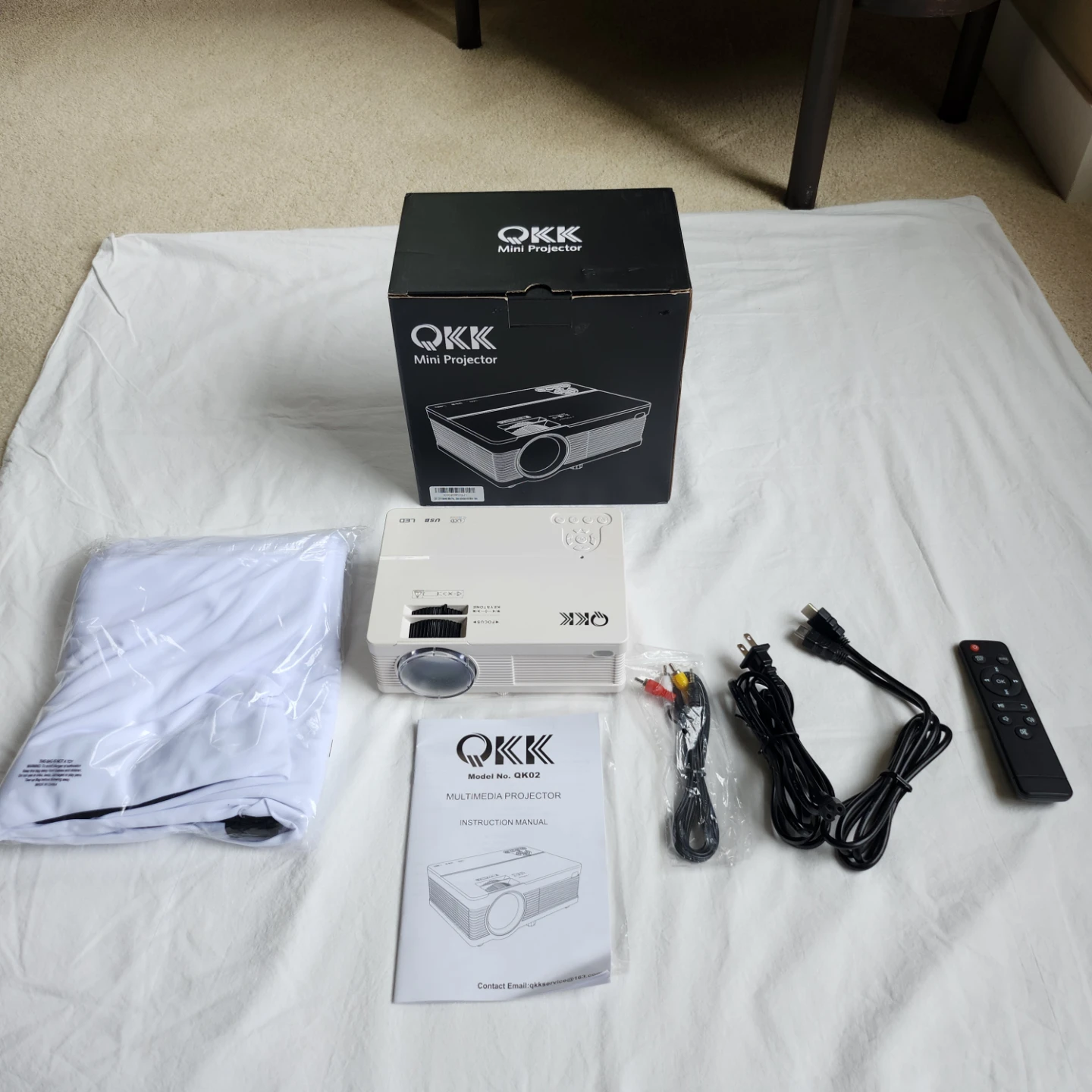 QKK Mini Projector QK02