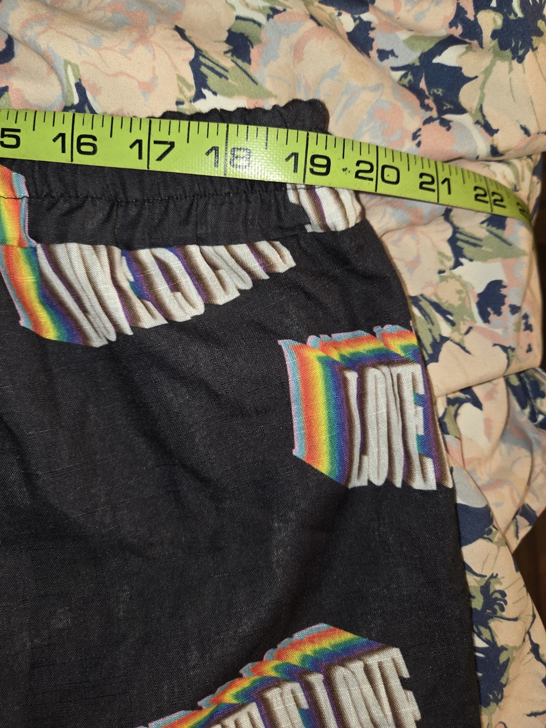 BoohooMAN 'Love Is Love' Graphic Shorts in a Men's 4XL - photo 3