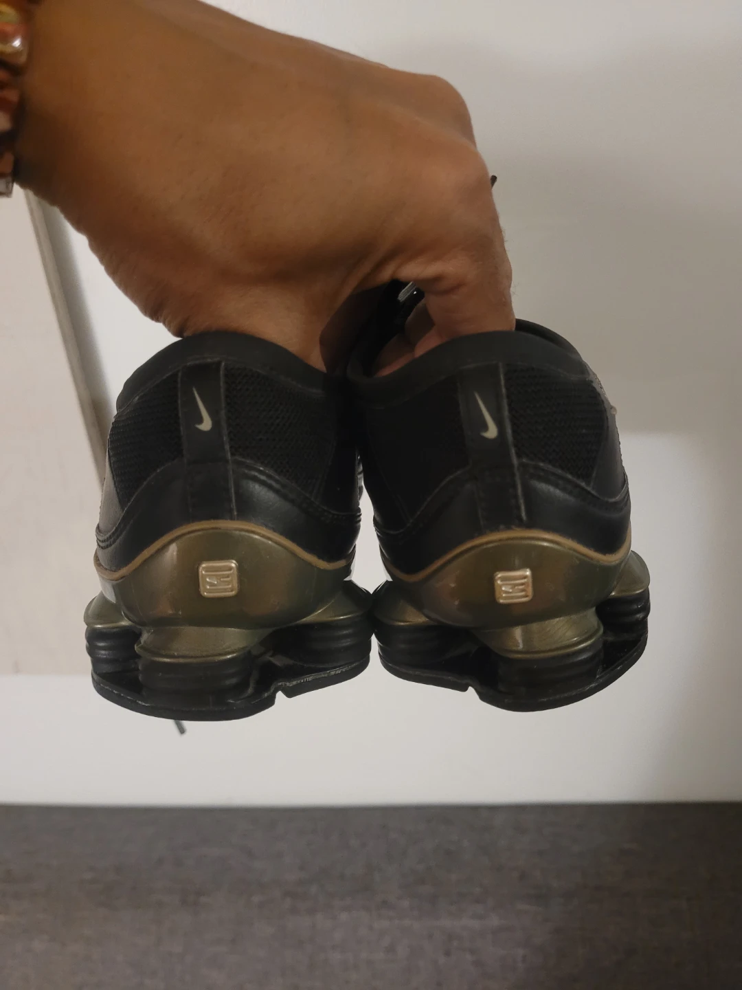 Nike Shox Women's Athletic Shoes Black and Gold - photo 2