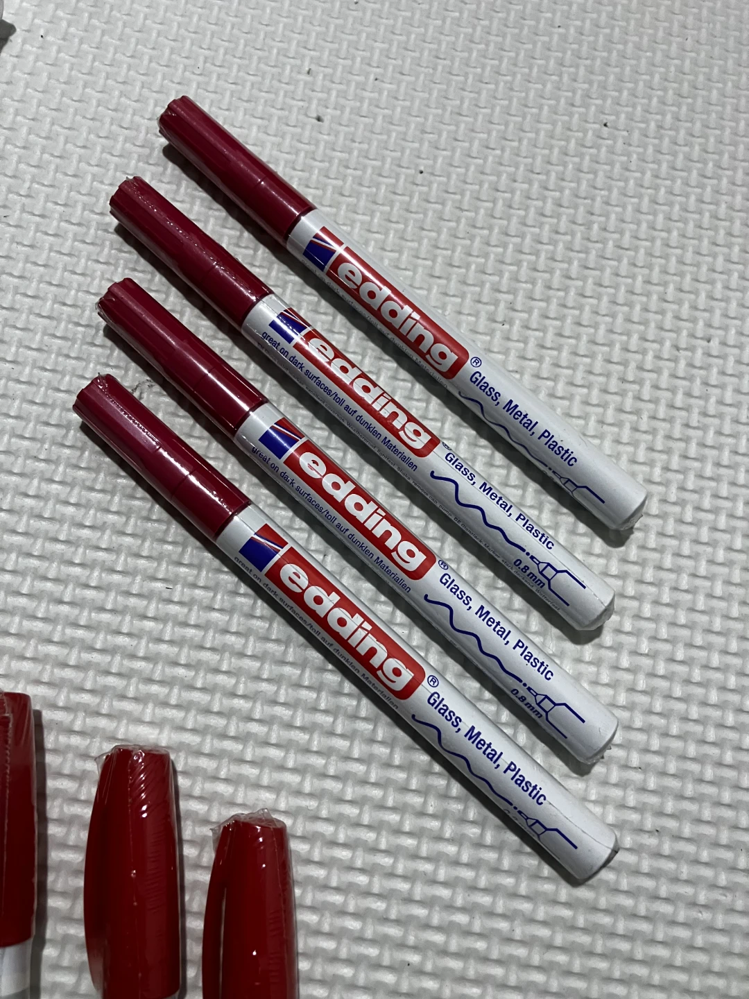 Lot of 20 Red & Black Oil based Paint  Markers - photo 5