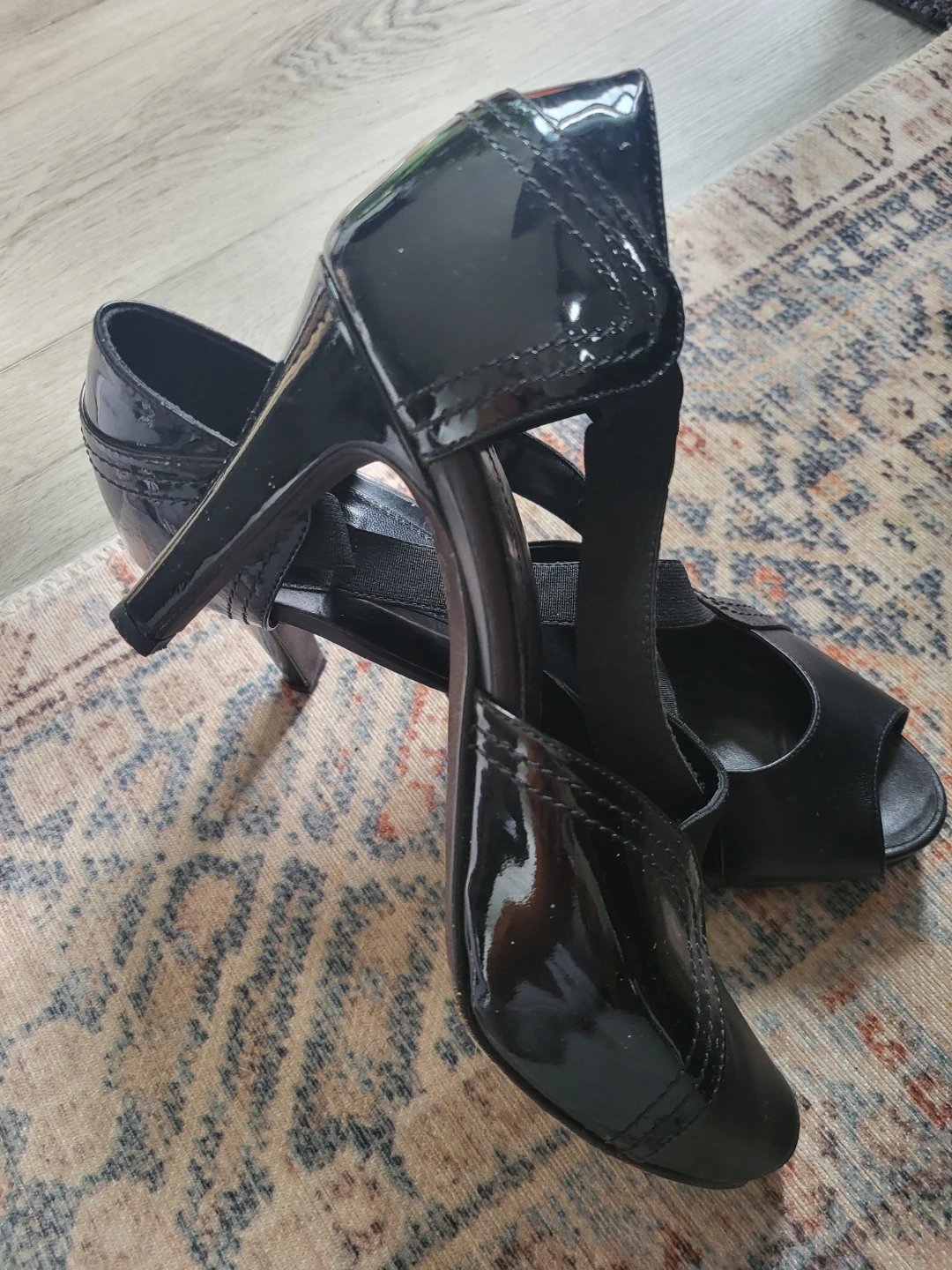 Dana Davis Black Patent Leather Heels Size 10 B - photo 3