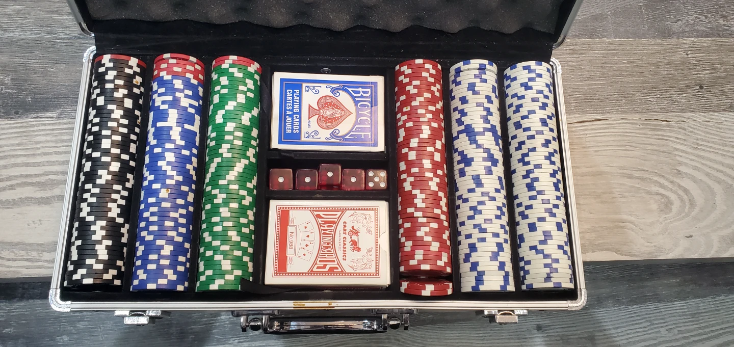 Versa Games Poker Chip Set