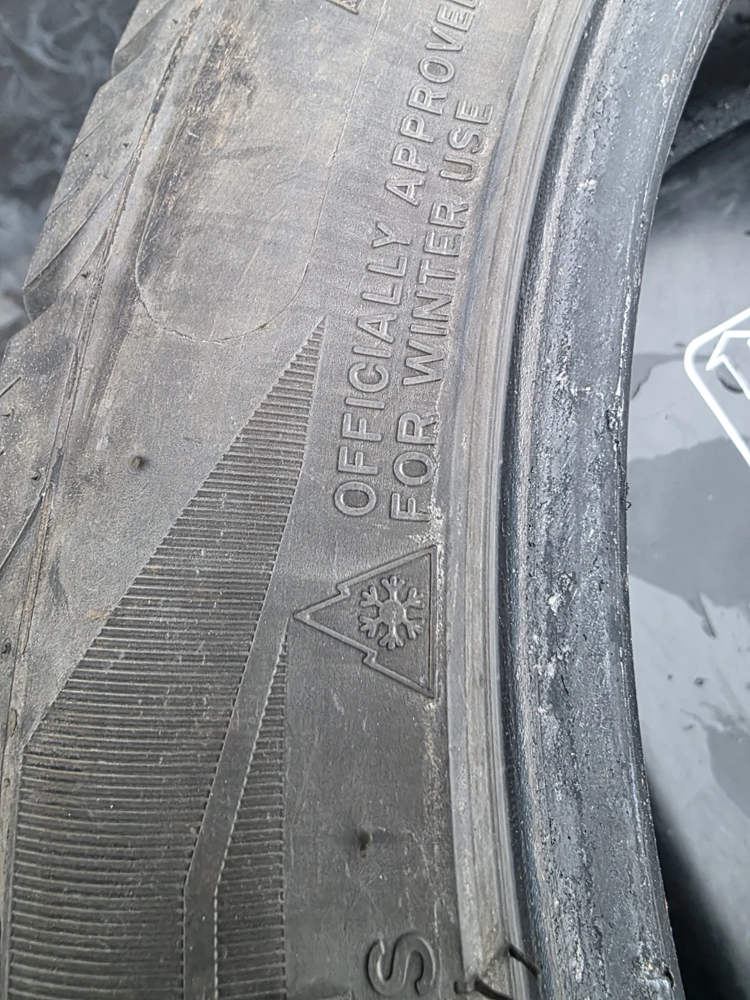 Royal Black Winter Tire 225/45R18 2 tires - photo 2
