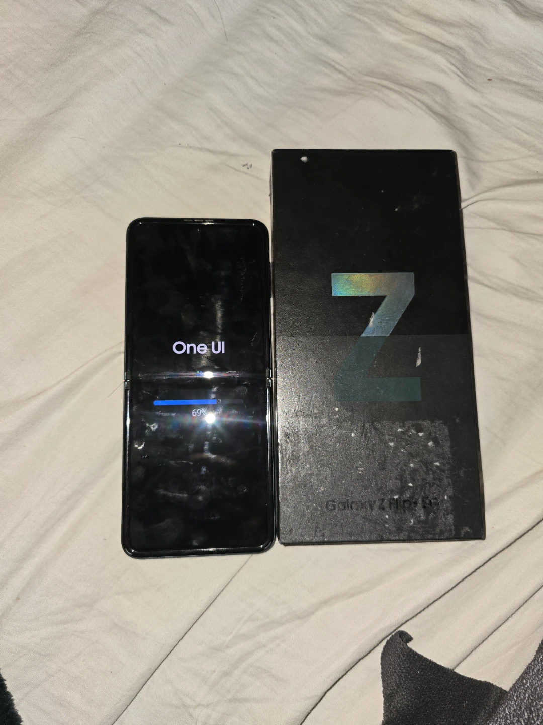 Samsung Galaxy Z Flip 3 128gb - photo 2