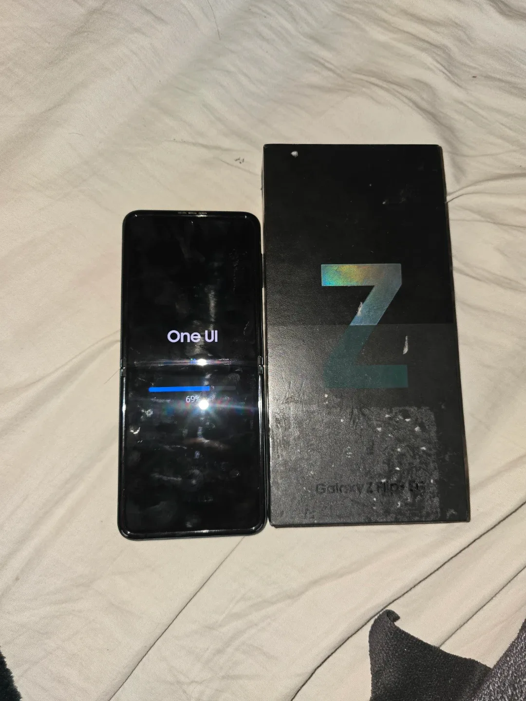 Samsung Galaxy Z Flip 3 128gb - photo 2