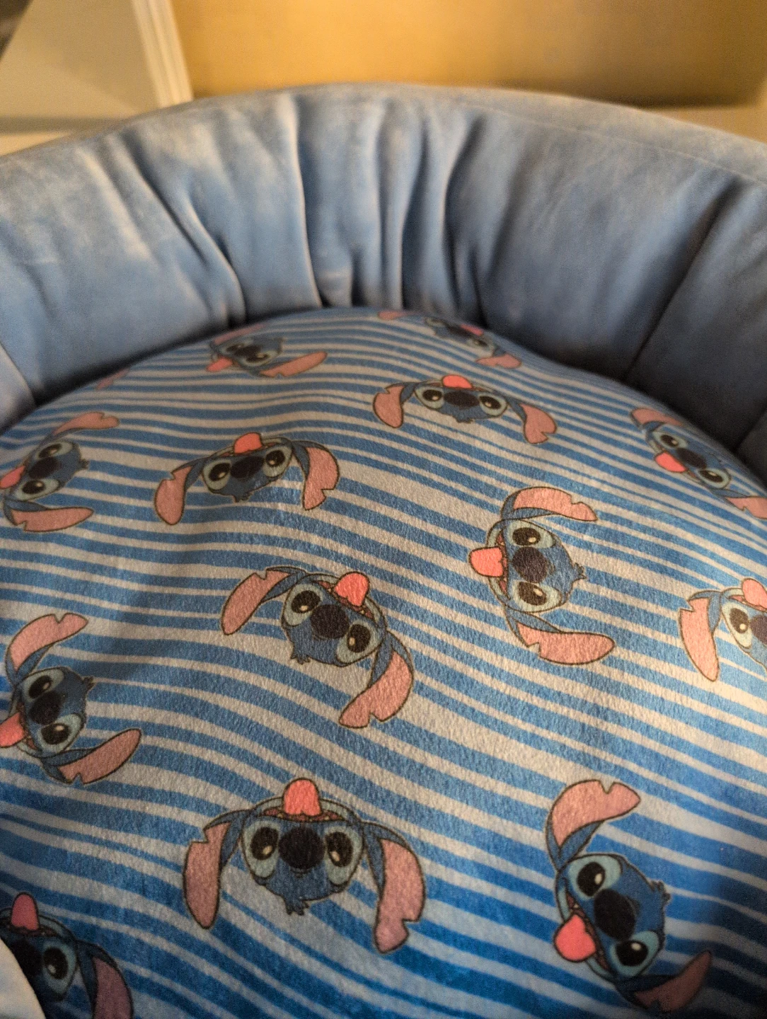 Disney Stitch Pet Bed - photo 2