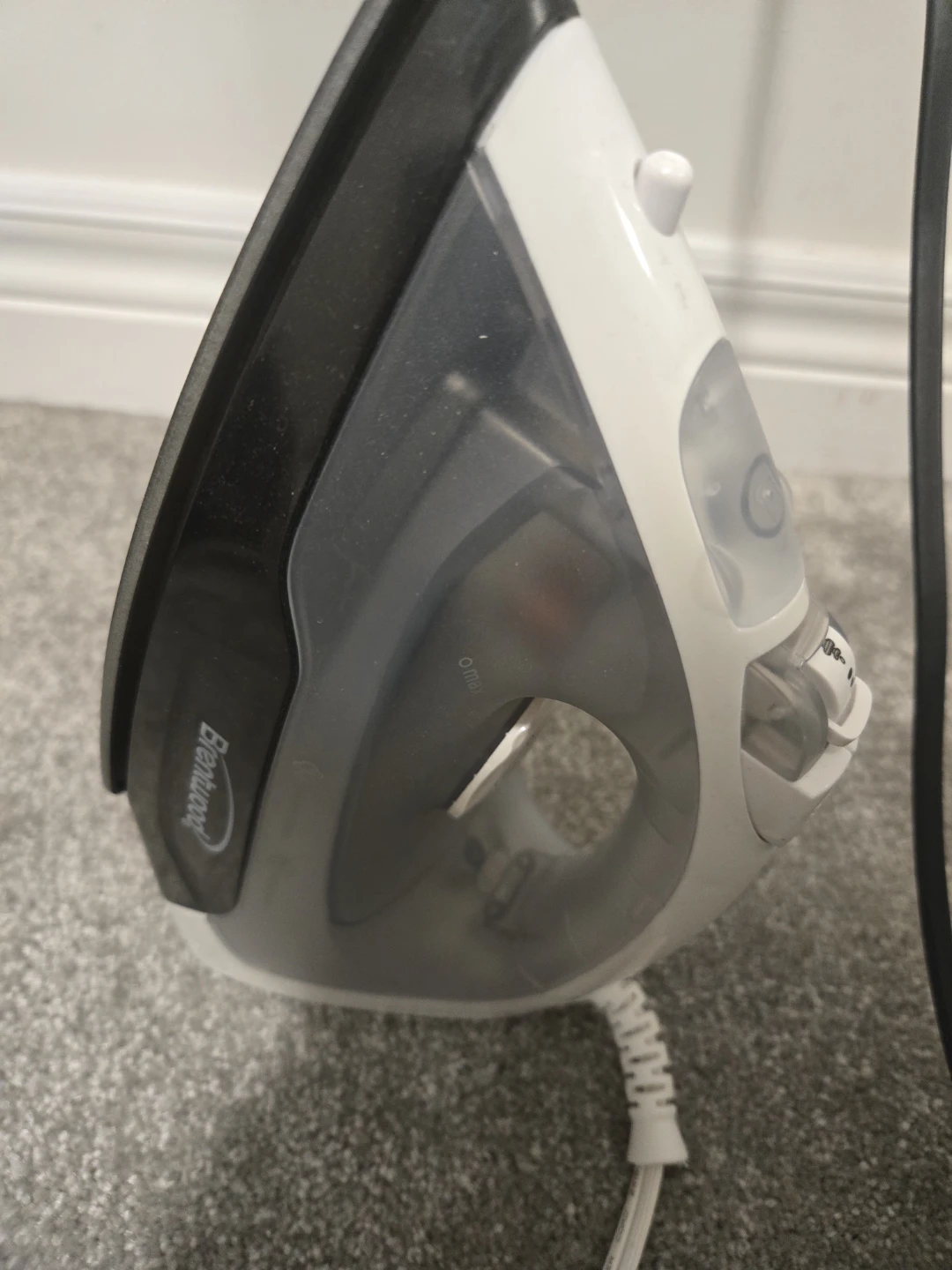 Brentwood Steam Iron - photo 2