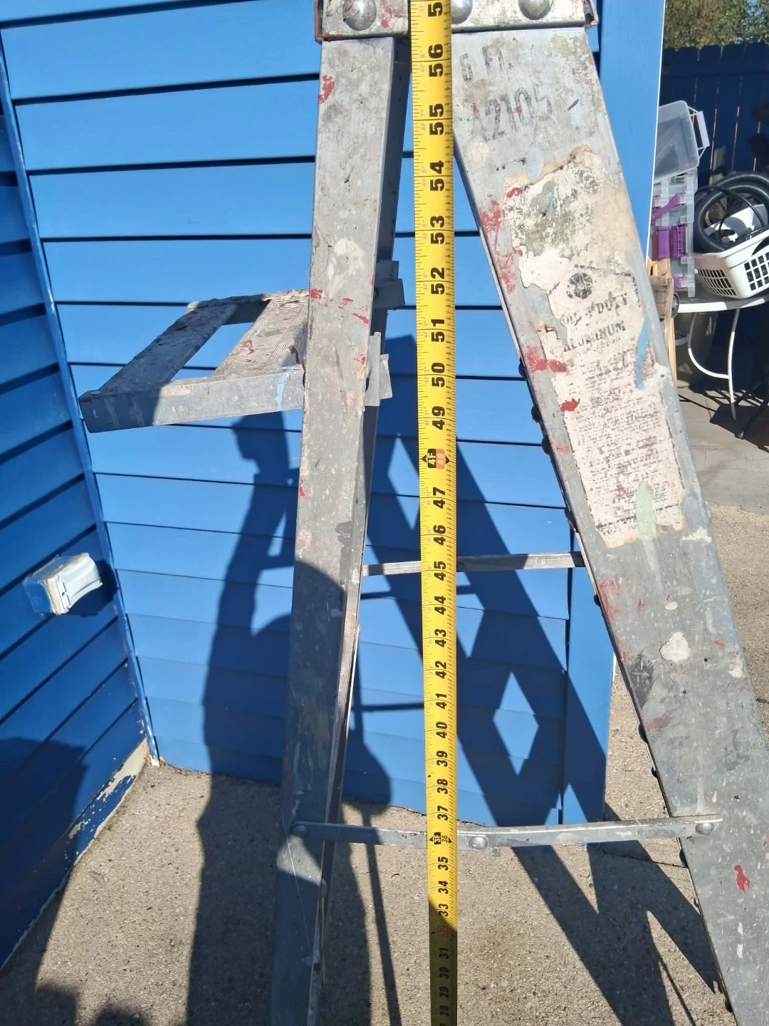 6ft Heavy-Duty Aluminum Step Ladder - photo 2