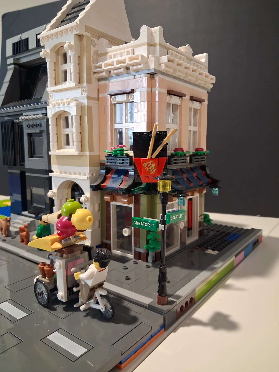 LEGO Modular Building MOCs - photo 3