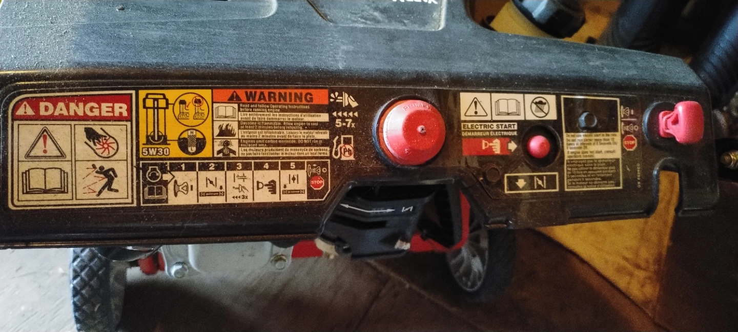 Yard Machines 21-inch Snow Blower - photo 3
