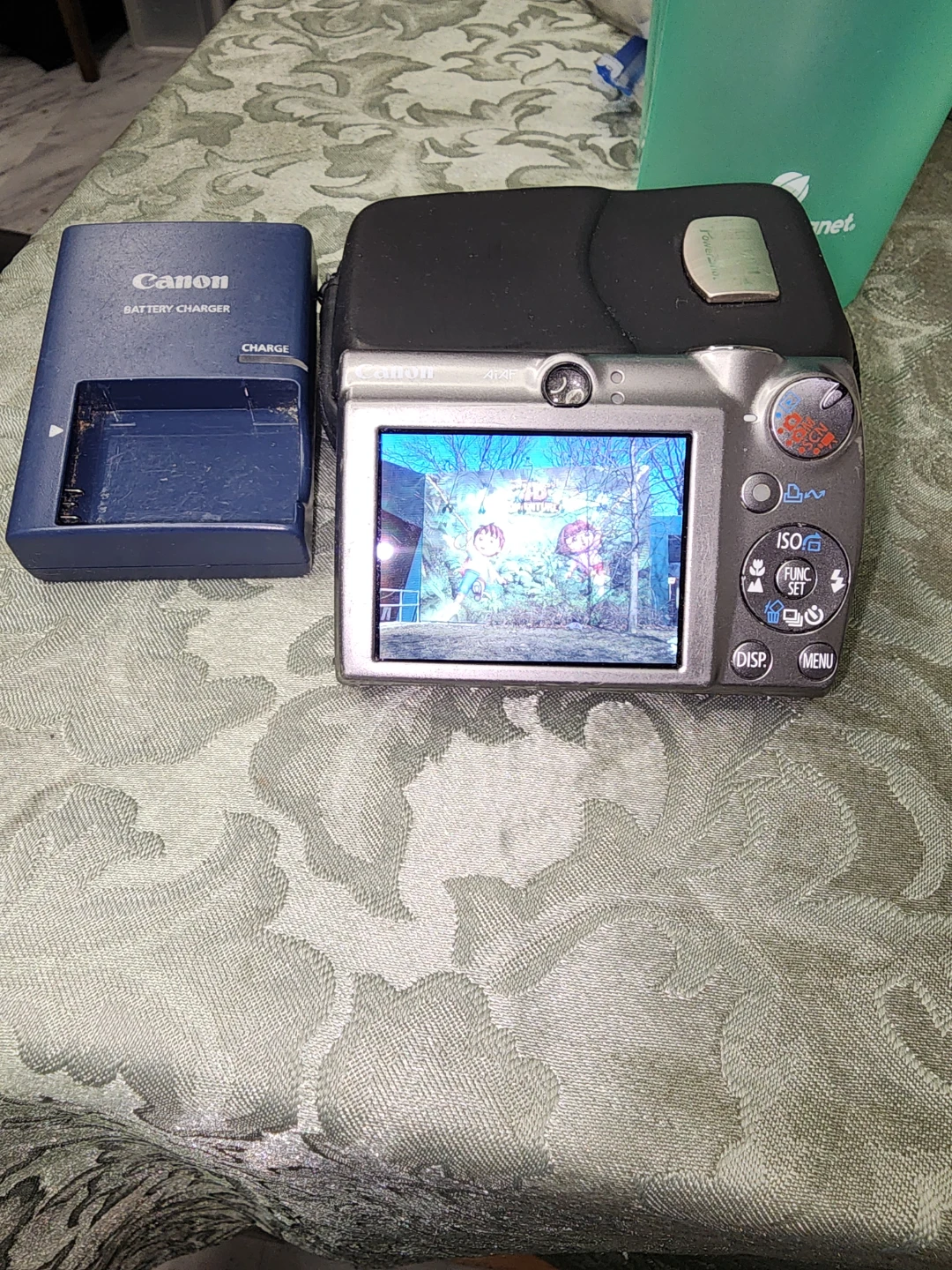 Canon PowerShot SD800 IS Digital ELPH Camera - photo 4