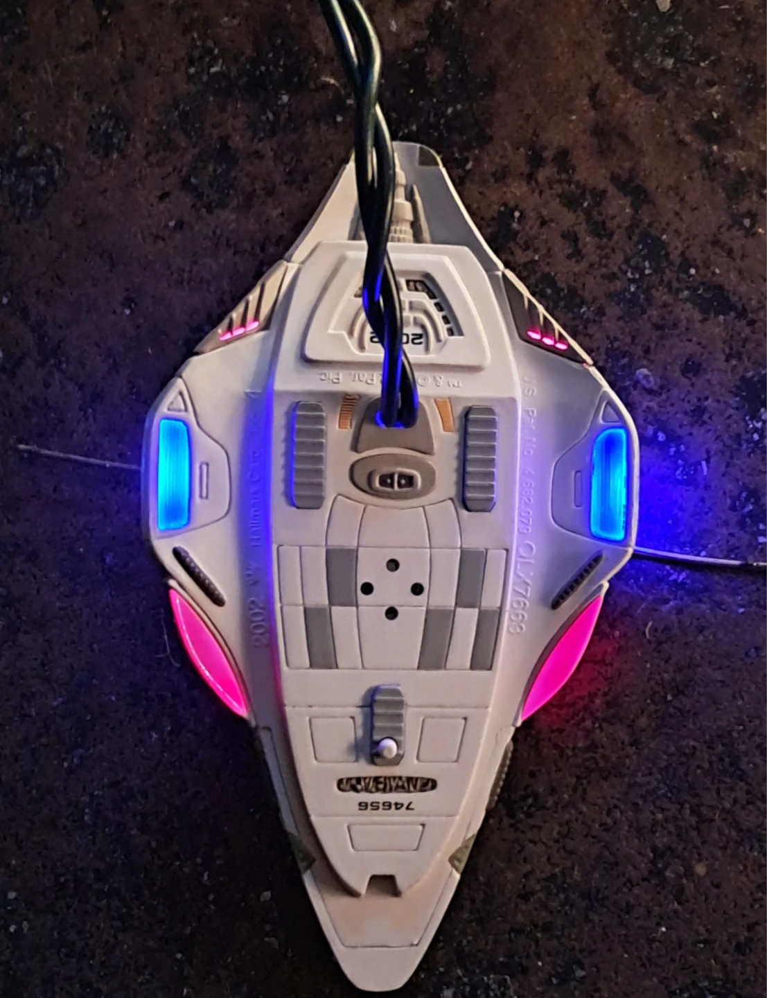 2002 Hallmark Star Trek Delta Flyer Ornament - photo 4