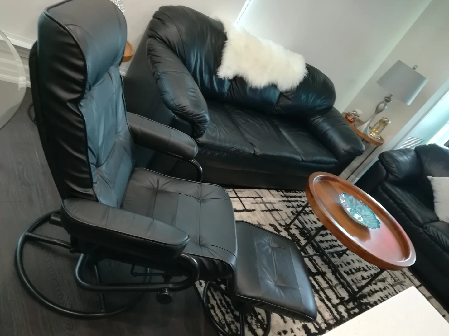 ITALIAN LEATHER COUCH AND LOVESEAT - photo 4