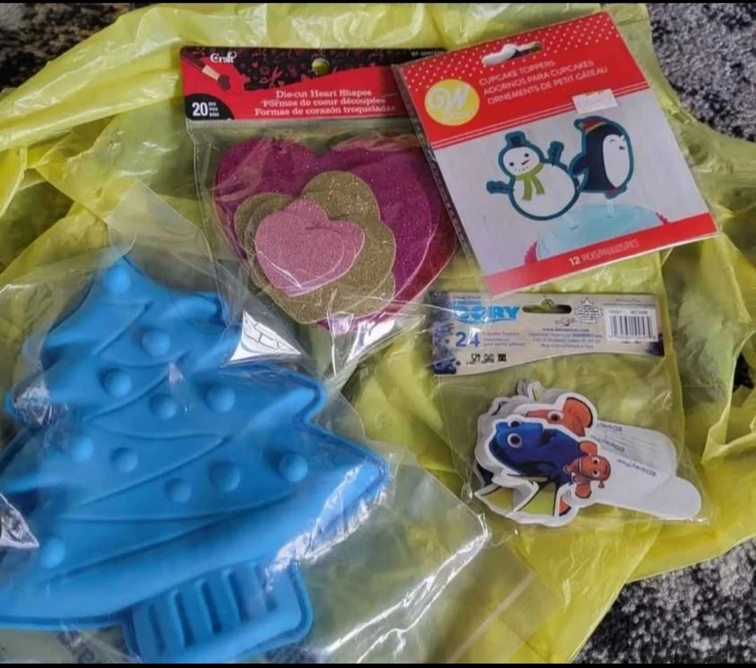 Assorted Birthday Party Baking and Decorating Supplies - photo 5