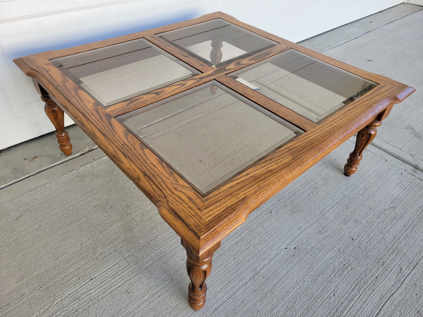 Beautiful Vintage Solid Oak Square Coffee Table / Glass Inserts. - photo 3