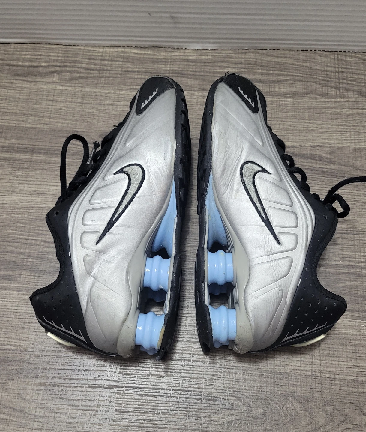 Nike Shox Sneakers Black and Silver Size 4Y - photo 3