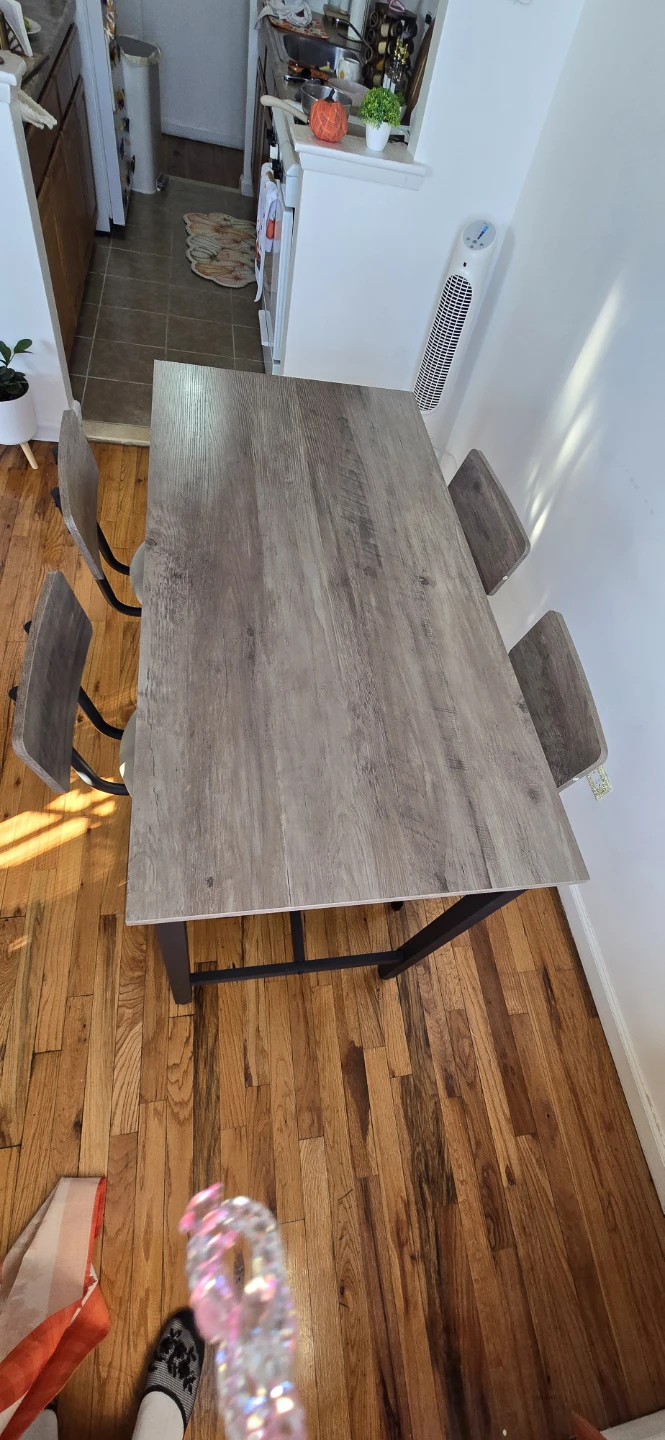 Counter Height Dining Table Set with 4 Stools