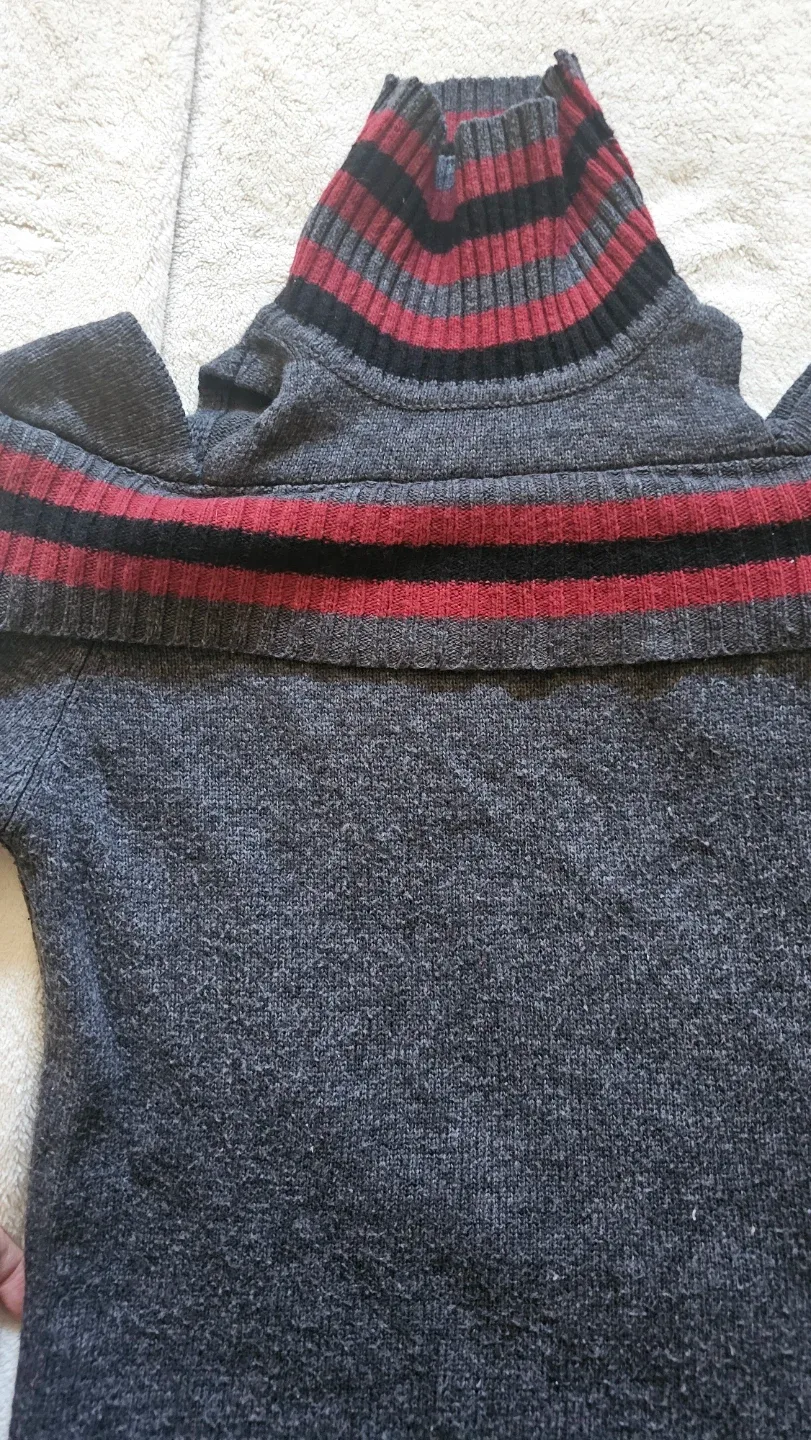 Grey turtleneck sweater with striped accents - photo 3