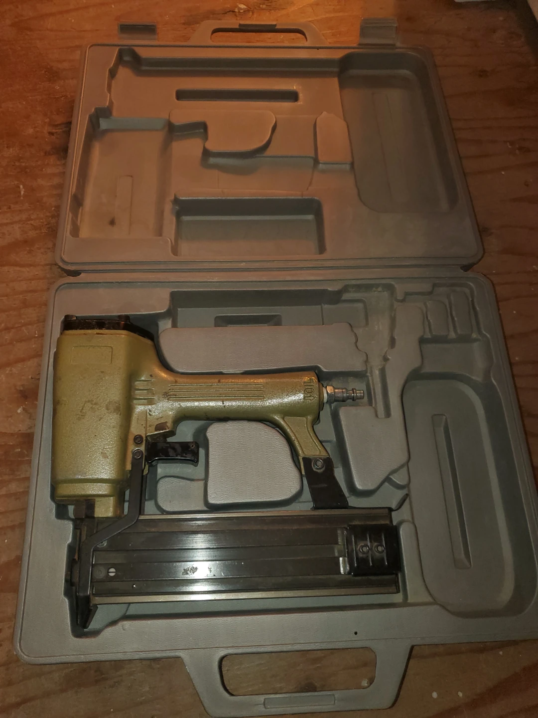JF-50 Pneumatic Staple Gun