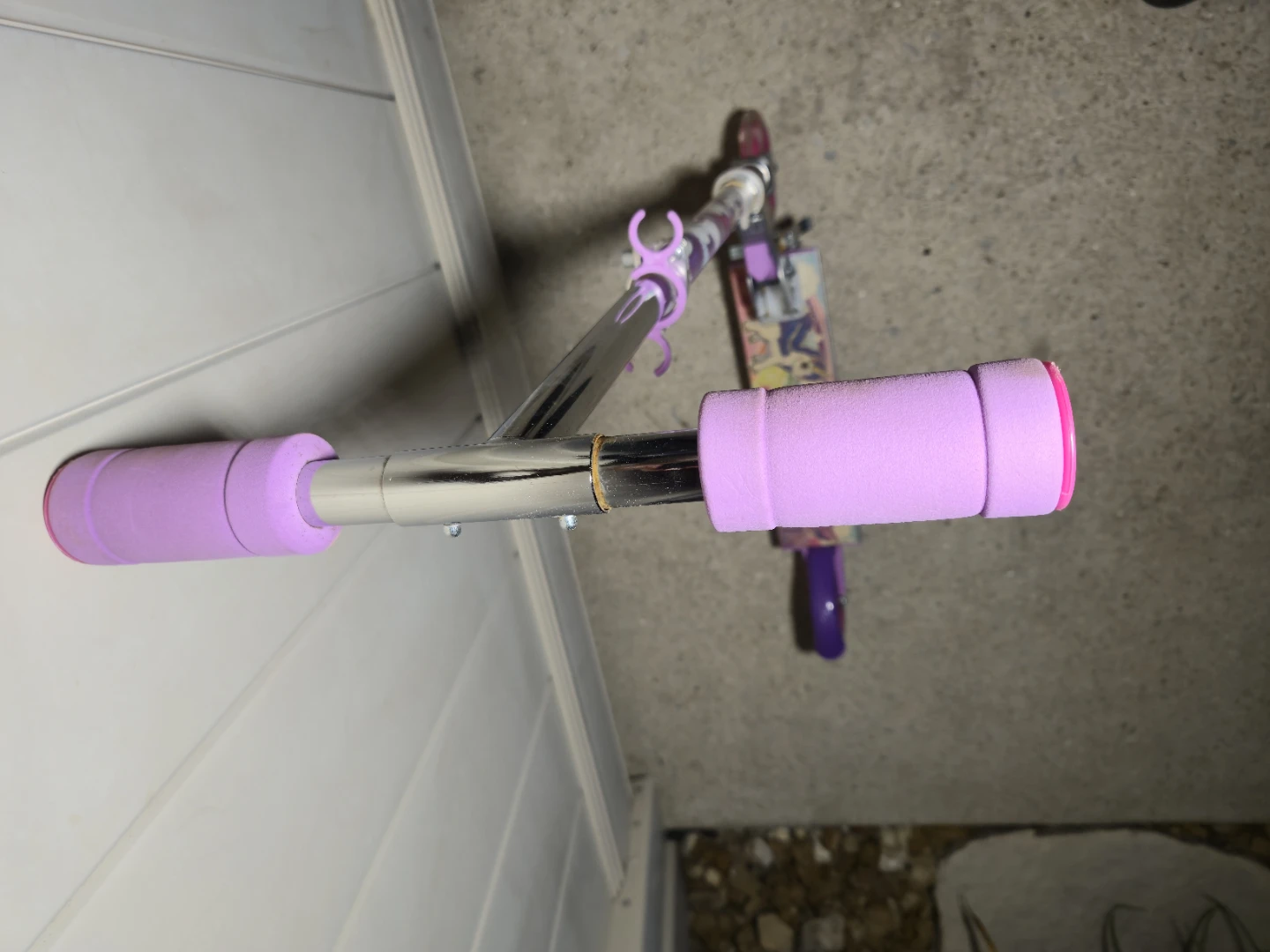 Ozbozz Unicorn Kids Light-Up Folding Scooter - photo 3
