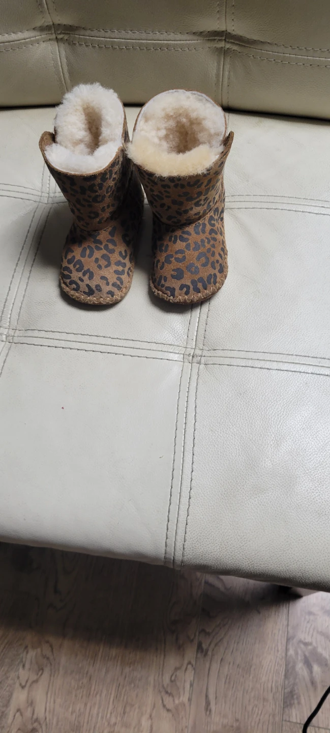 UGG Infant Leopard Print Bootssz 4/5 - photo 2