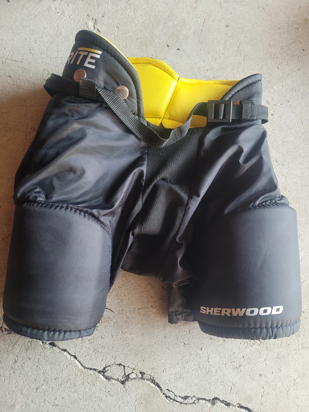 Sherwood Hockey Pants youth small