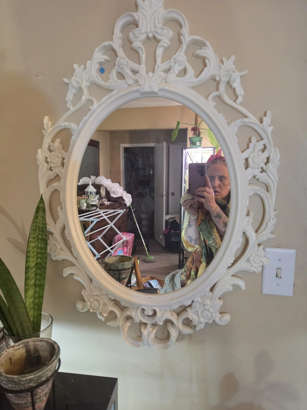 Ornate White Oval Wall Mirror - photo 3