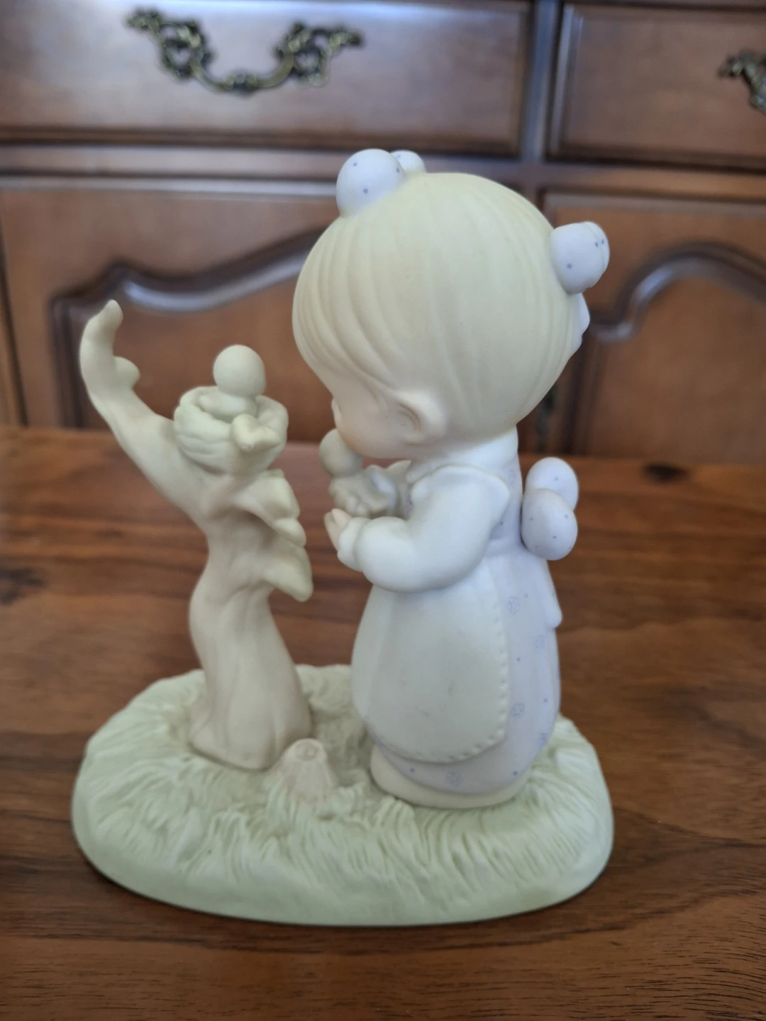 Precious Moments Figurine with Bird - photo 3