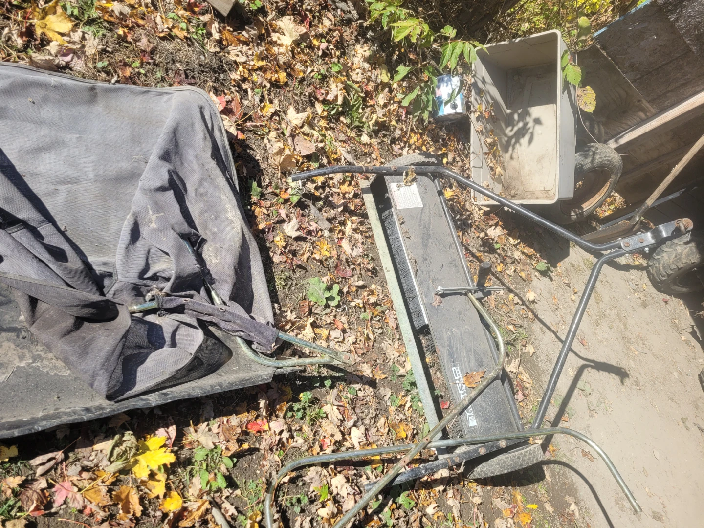 Yard Commander Lawn Sweeper