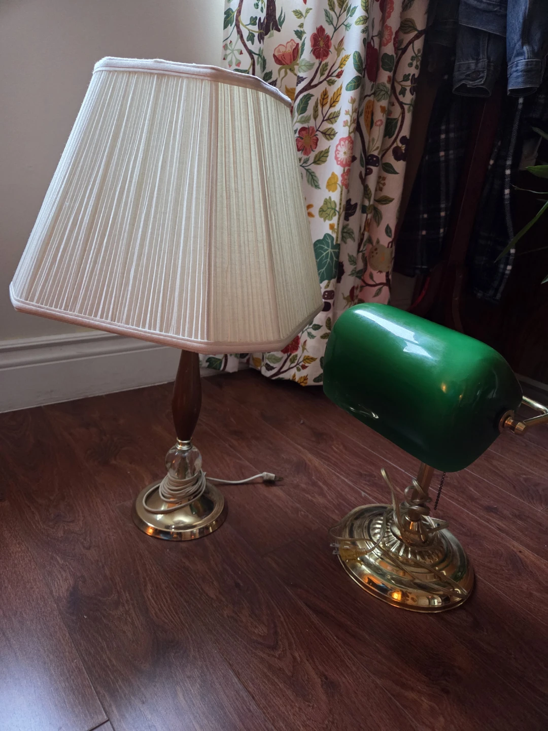 Vintage Bankers Lamp with Brass Finish and Table Lamp - photo 4