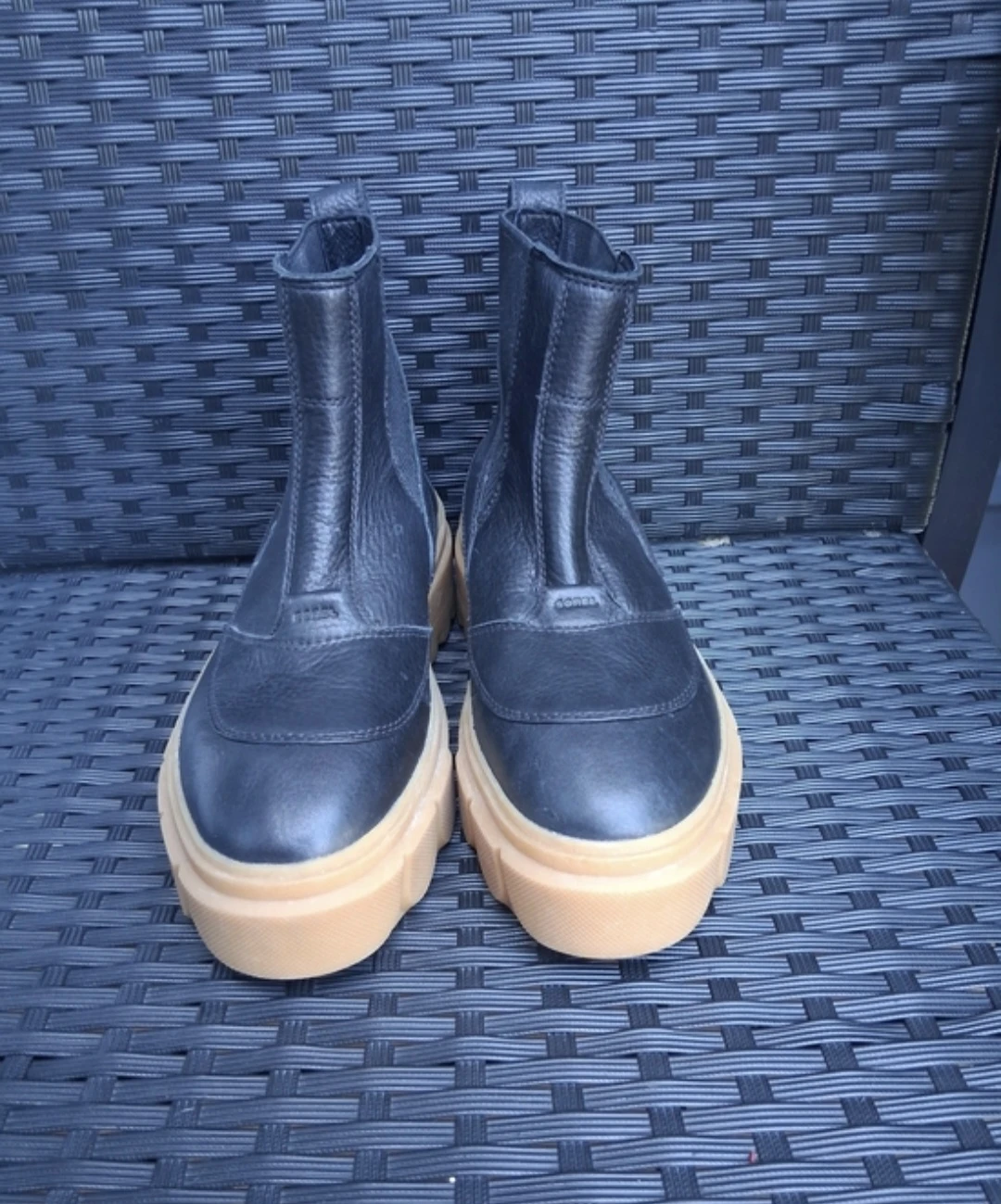 Sorel black leather platform boots - photo 5