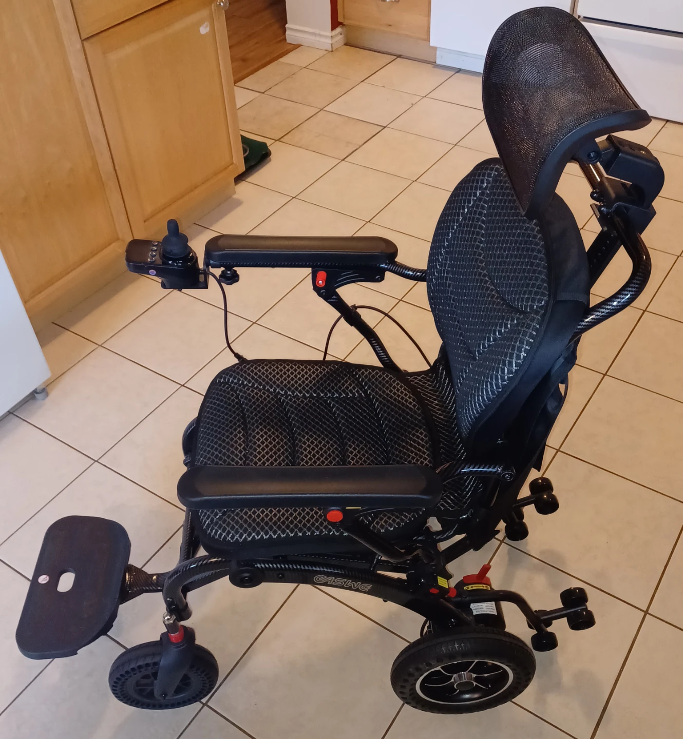 EASWE B10 Electric Wheelchair - Virtually Brand New! - photo 2