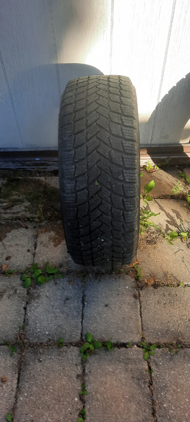 Set of 4 Michelin 205/55 R17 Tires - photo 3