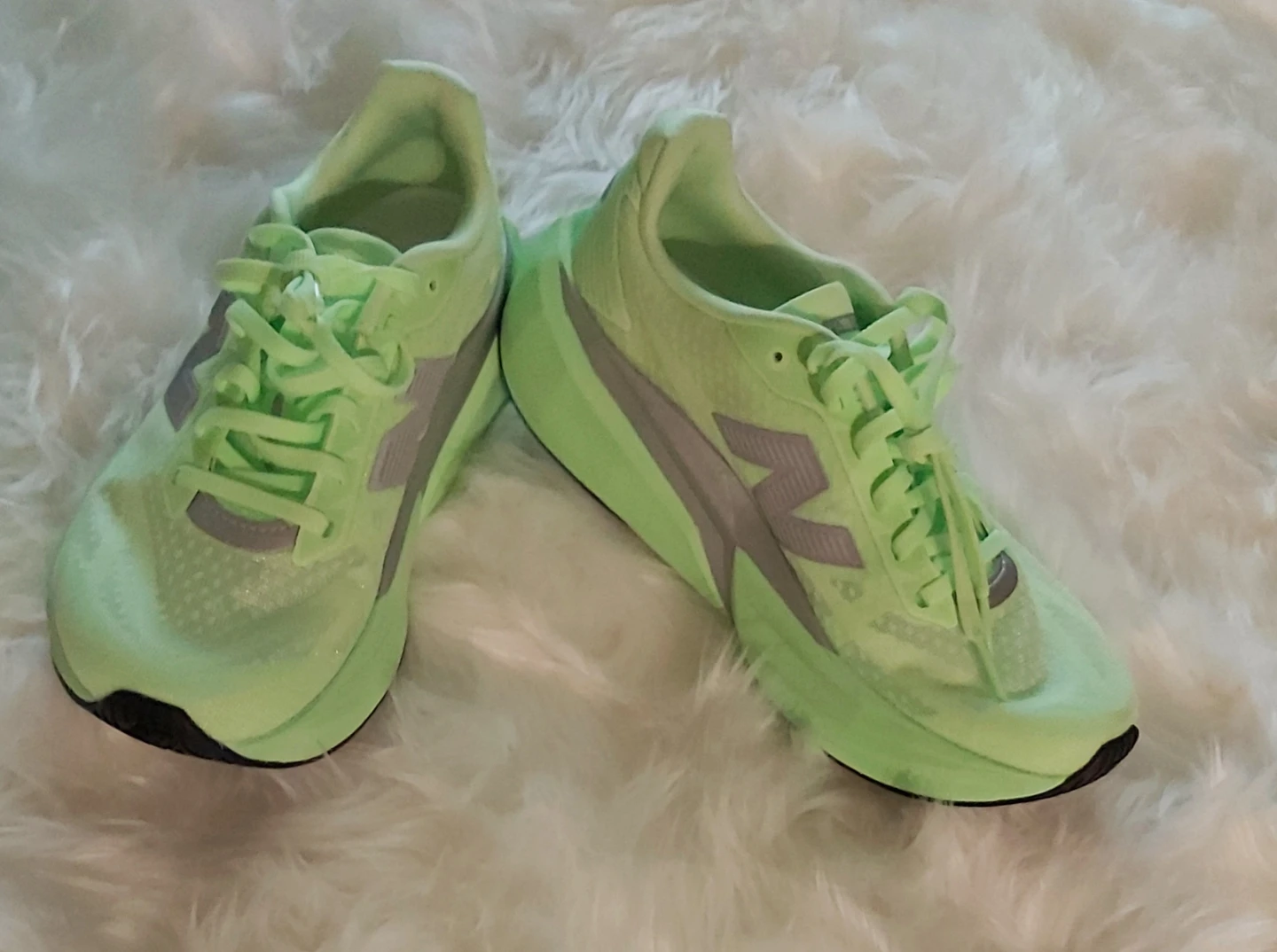 Never worn! 7.5 New Balance FuelCell Rebel V5