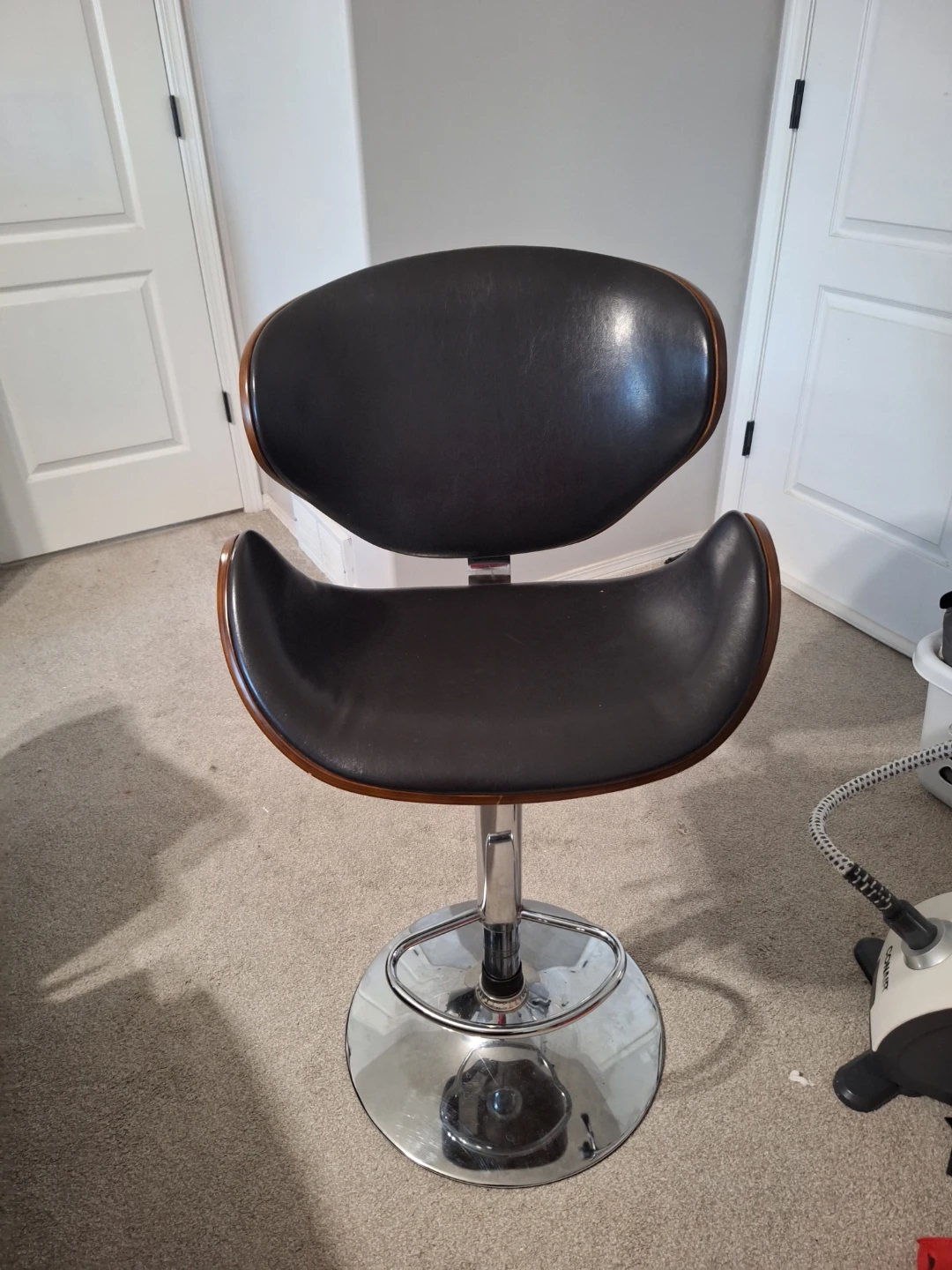 Set of 2 Wooden and Chrome Swivel Bar Stools - photo 2