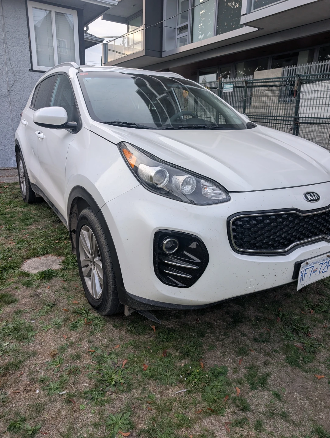 White Kia Sportage - photo 5