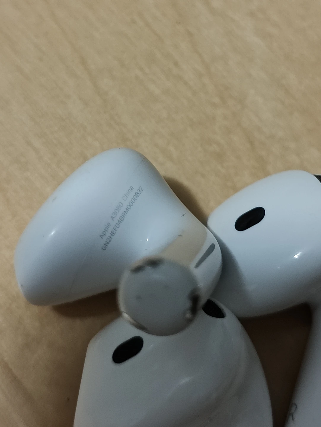 Apple AirPods 4th Gen RIGHT SIDE (R) ONLY - photo 2
