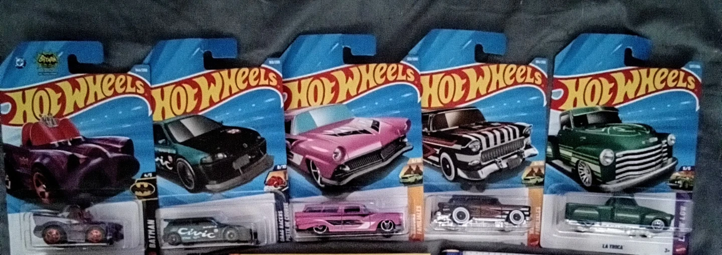 Lot of 5 Hot Wheels Diecast Cars