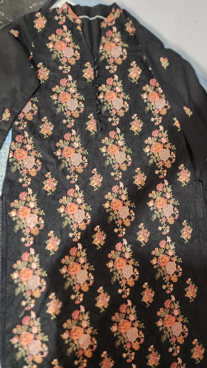Black Floral Embroidered Kurti