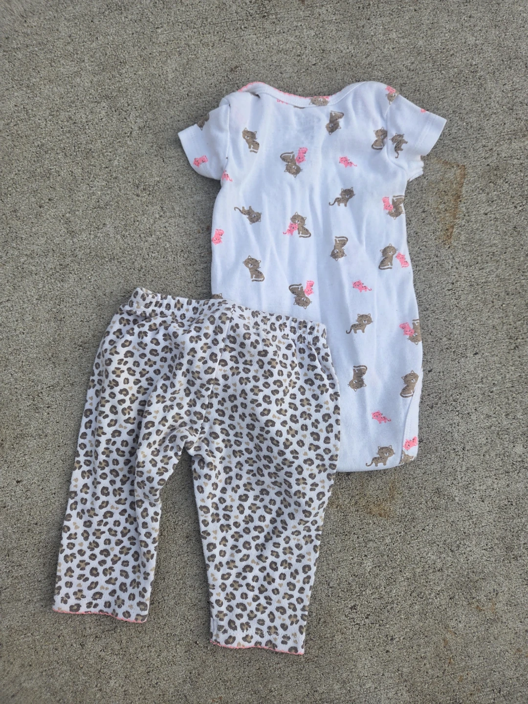 Carters Baby Girl Outfit Set - photo 2