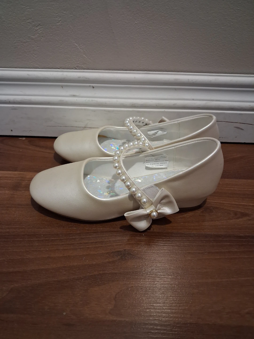 Girls Shoes with Pearl Strap - photo 3