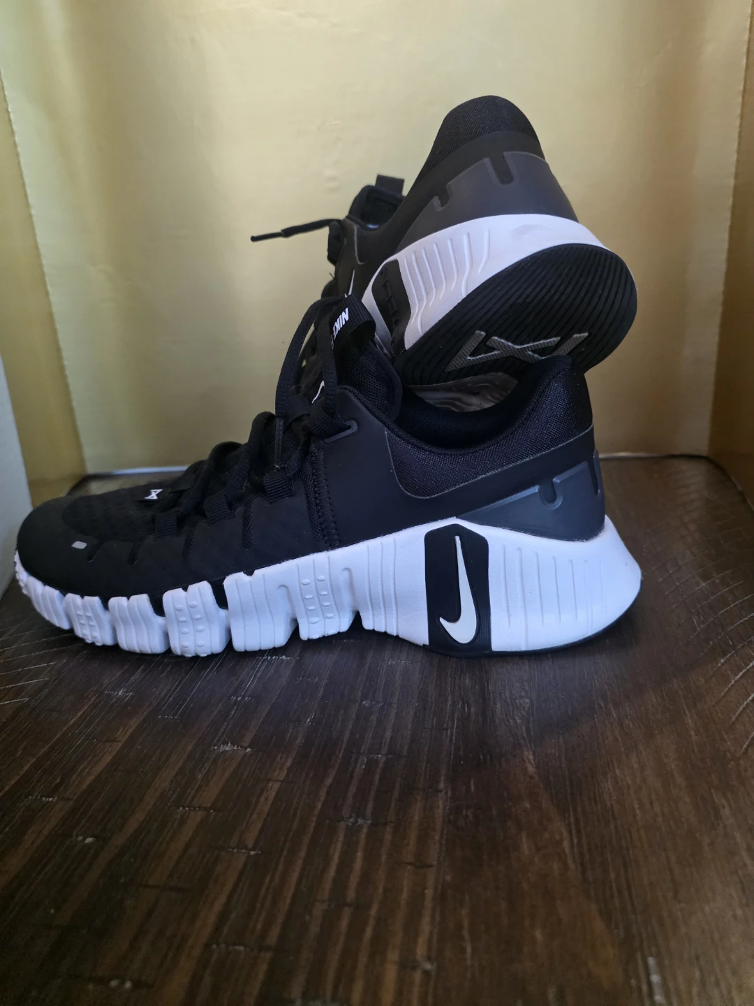 Nike Free Metcon 4 Shoes Black and White