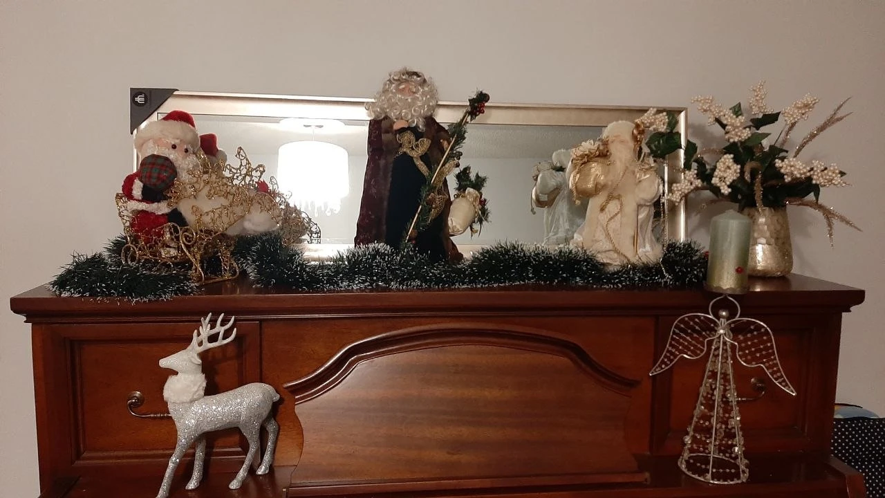 Decorative Christmas Santa Claus Figurine - photo 5