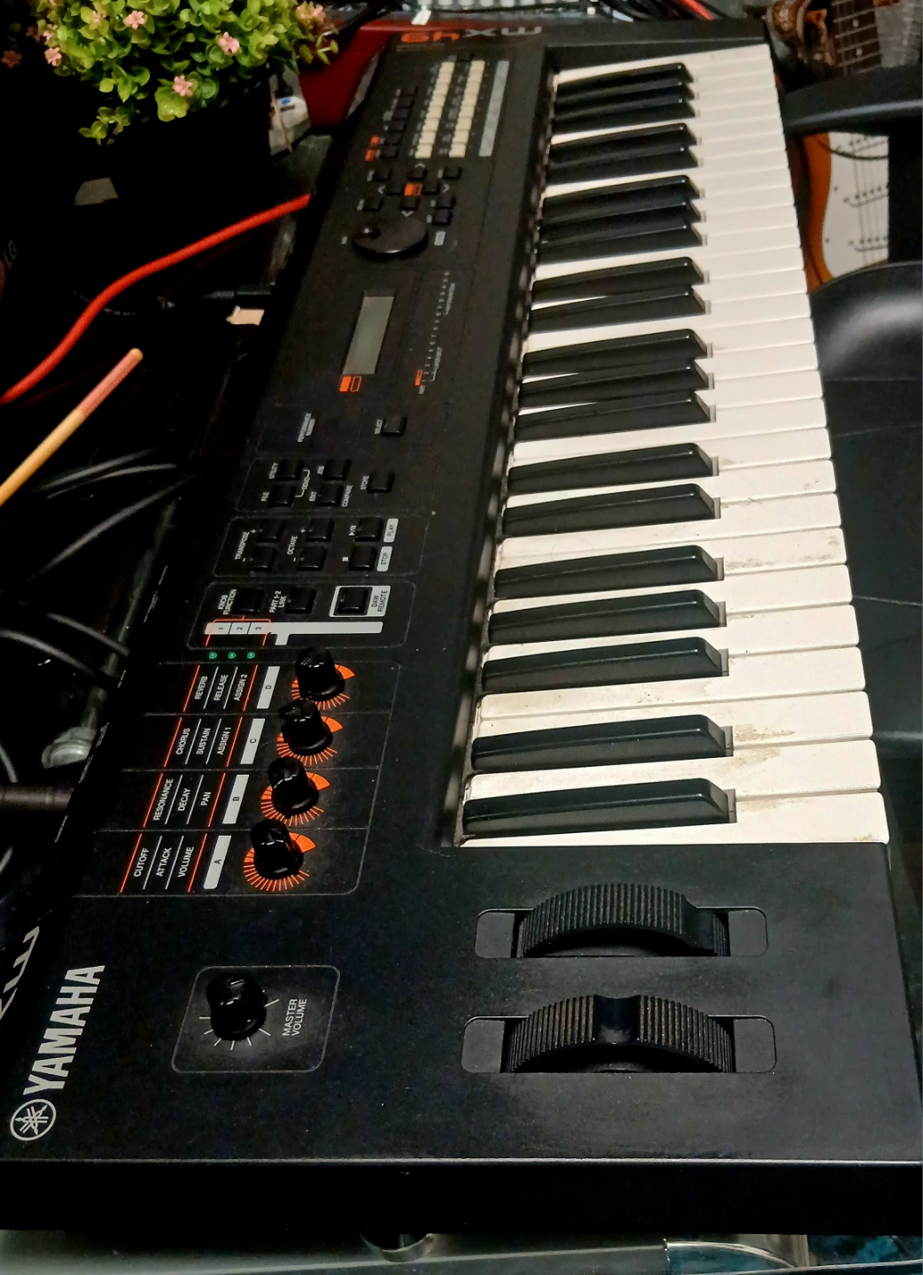 Keyboard Yamaha MX49 Music Synthesizer