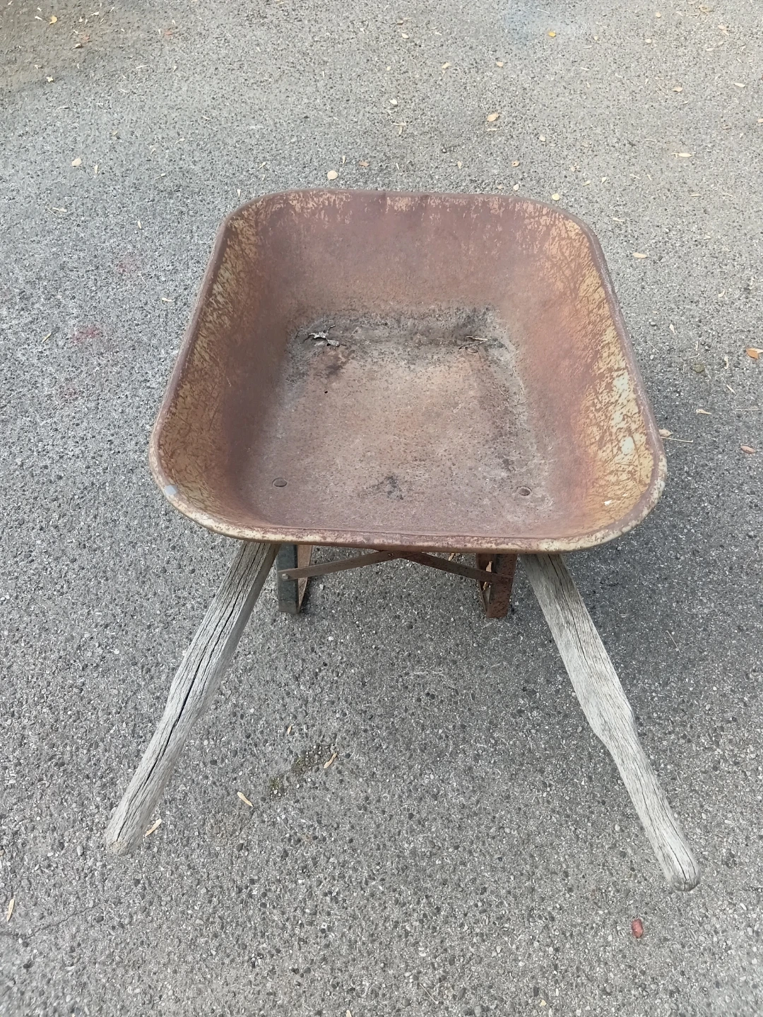 Compact Metal Wheelbarrow - photo 2